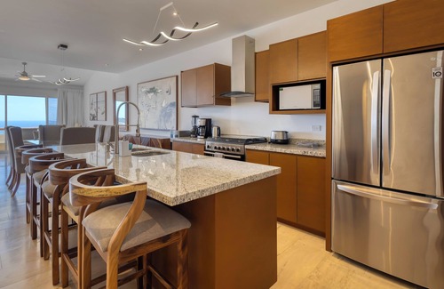 El Tezal Condo | 3-bedroom condo in charming Cabo San Lucas with AC, WiFi, fitness room