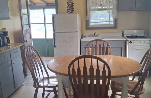 Argyle Cottage | 3-bedroom cottage on Cossayuna Lake