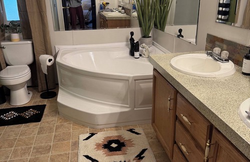 Bethany Other | 3-bedroom country home remodeled in charming Keithville Ranch with AC, wi-fi.