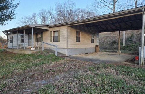 Decatur House | 3-bedroom country house with A/C.n. Enjoy a peaceful getaway near Watts Bar Dam