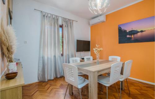 Baska House | 3 Bedroom Cozy Apartment In Bascanska Draga