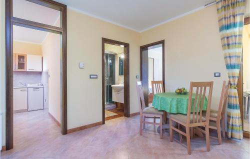 Kadumi Apartment | 3 Bedroom Cozy Apartment In Porec