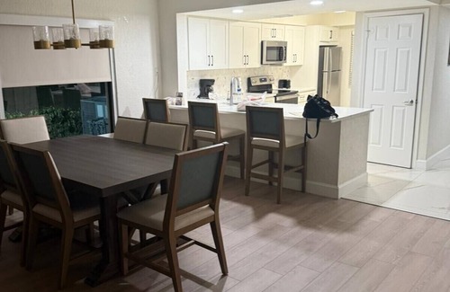 West Kissimmee Apartment | 3-bedroom Deluxe Condo at luxury resort with waterpark near theme parks