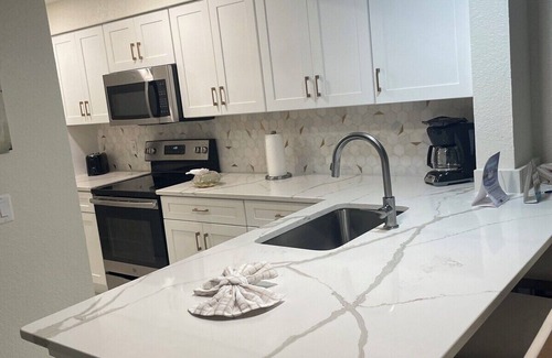 West Kissimmee Apartment | 3-bedroom Deluxe Condo at luxury resort with waterpark near theme parks
