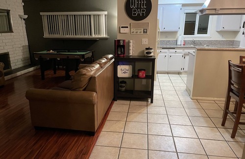 Paradise House | 3 bedroom entire home near local casinos
