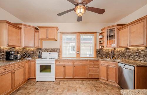 Oshkosh House | 3 Bedroom Family Home - University of Oshkosh