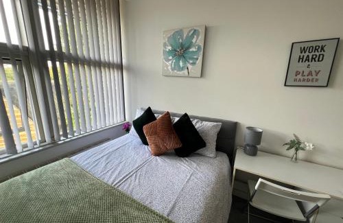 Wellingborough Apartment | 3 Bedroom Flat in Town Centre