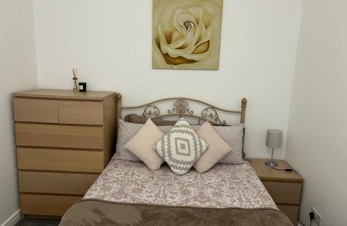 Wellingborough Apartment | 3 Bedroom Flat in Town Centre