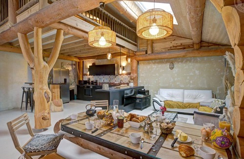 Saint-Jean-Soleymieux Cottage | 3-Bedroom Lodge with Billiards and Jacuzzi