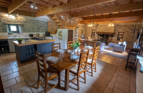 Campan Apartment | 3 Bedroom Gîte - Arbizon