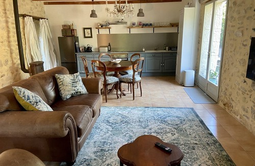 Meyrannes Apartment | 3 bedroom Gîte "Le Noyer" at Le Mas de Roussa