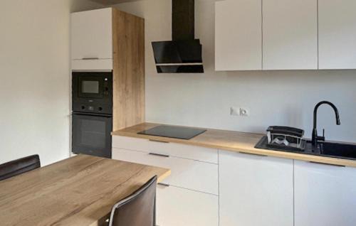 Plouaret House | 3 Bedroom Gorgeous Home In Plouaret