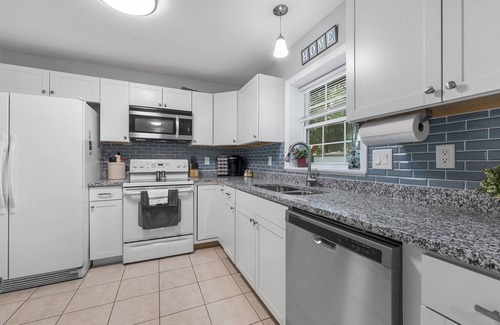 Newberry House | 3 Bedroom Home: Close to Springs, Champion's Park, Gatorback and Gainesville/UF