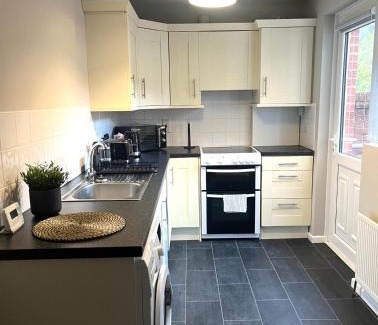 Belfast House | 3-Bedroom Home in north Belfast- near Crumlin Rd Gaol