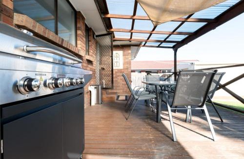 Prospect Vale House | 3 Bedroom Home: Parking & WiFi