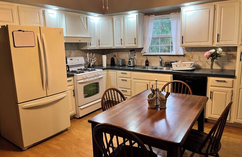 Noel House | 3 Bedroom Home walking distance from Main St.