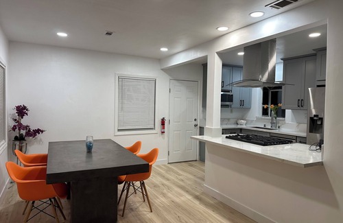 Harbor House | 3-bedroom house in gorgeous Long Beach with WiFi, AC