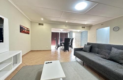 Nelspruit Apartment | 3 Bedroom House in Nelspruit