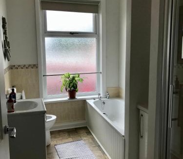 Preston Apartment | 3 bedroom house in Preston close to M6 & M55