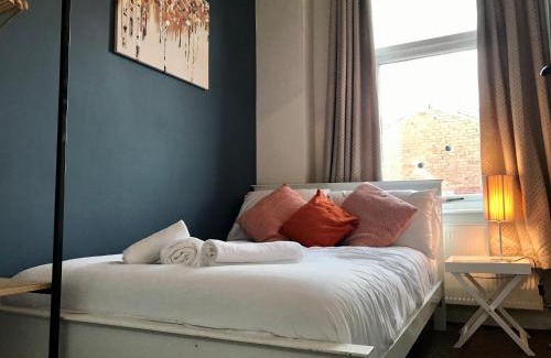 Preston Apartment | 3 bedroom house in Preston close to M6 & M55