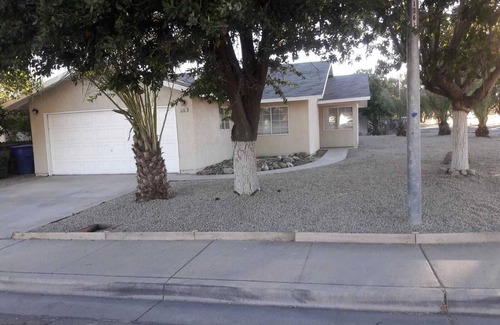 Coalinga House | 3-bedroom house in tranquil Coalinga