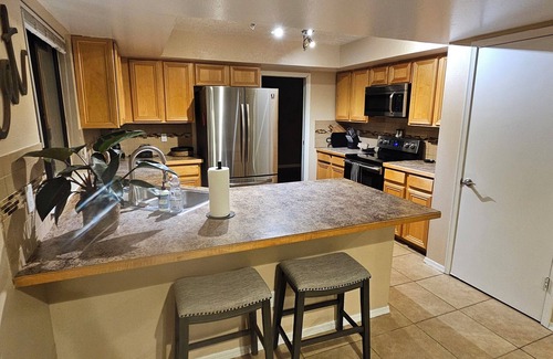 Taylor Ranch House | 3-bedroom house in welcoming Albuquerque with WiFi, AC