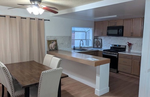 Simi Valley House | 3-bedroom house in peaceful Simi Valley with AC