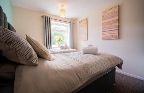 Worcester House | 3-bedroom house with garden, conservatory, in centre of Worcester