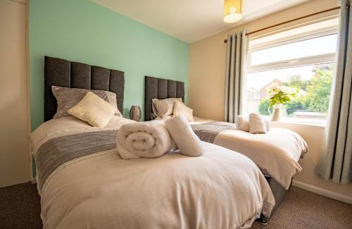 Worcester House | 3-bedroom house with garden, conservatory, in centre of Worcester