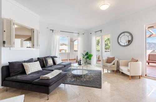 Ojen Apartment | 3 Bedroom Huge Terrace Pool & Views