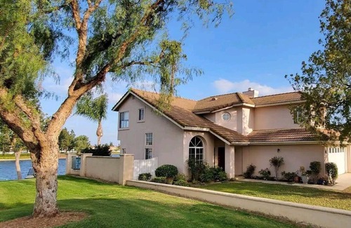 Menifee House | 3 Bedroom Lakeside Home