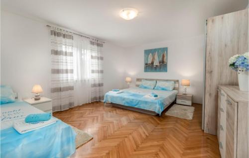Gostinjac Apartment | 3 Bedroom Lovely Apartment In Dobrinj