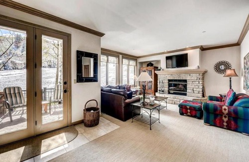 Highlands Townhomes Apartment | 3 Bedroom Luxury Ski-Inski-Out Condo At Highlands Slopeside Beaver Creek