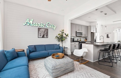 Nashville House | 3-Bedroom Luxury Townhome in East Nash with Garage, EV Charger + Dog-Friendly