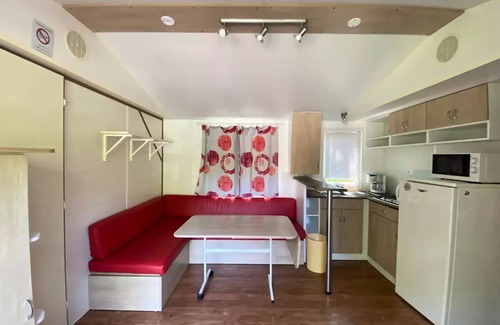 Saint-Pompont House | 3-bedroom mobile home - semi-covered terrace sleeps 6