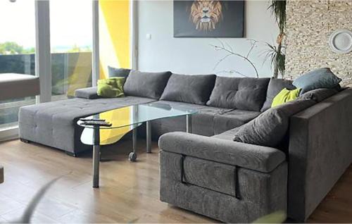 Bezjaki Apartment | 3 Bedroom Nice Apartment In Marinici