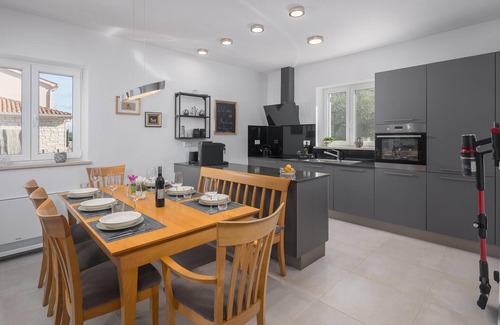 Buzinija House | 3 bedroom nice home in Buzinija