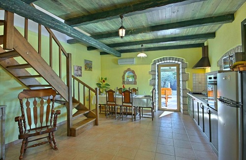 Brecevici House | 3 bedroom nice home in Tinjan