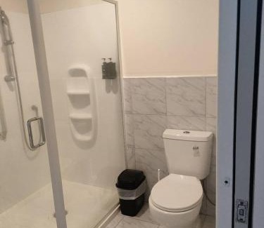 Mount Albert House | 3 Bedroom Serviced House A, 30 Laurel St