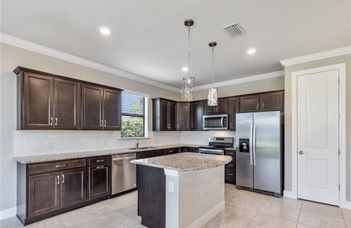Estero Apartment | 3 Bedroom Single family 428837 by Houzlet