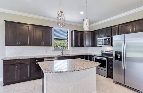 Estero Apartment | 3 Bedroom Single family 428837 by Houzlet