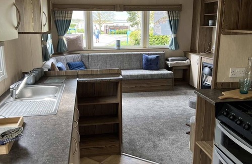 Withernsea House | 3 bedroom statistic caravan Withernsea Sands for Hire and sales