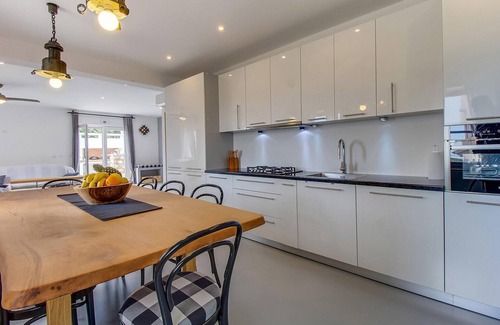 Belej House | 3 bedroom stunning home in Plat