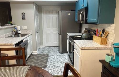 Smyrna House | 3-bedroom townhome in charming Smyrna with AC