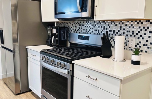 Magna House | 3-bedroom townhome in fantastic Magna with AC, WiFi. Enjoy your stay