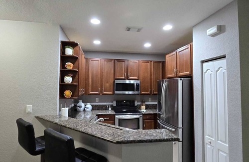 Naranja House | 3-bedroom townhome in tranquil Homestead with AC