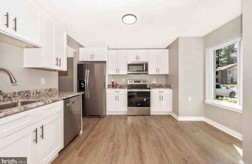 Montgomery Village House | 3-bedroom townhome in Gaithersburg with WiFi, AC, Meditation Room Close to DC