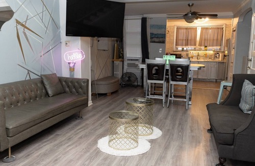 Eastwick House | 3-bedroom vacation home 8 minutes from University of Pennsylvania