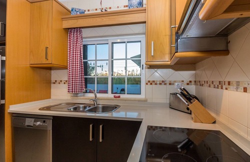 Manta Rota Ski Chalet | 3 bedroom villa with patio and WIFI by AlgarveManta (55V3)