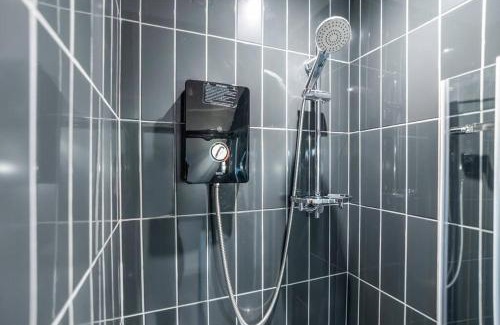 Norwich Apartment | 3 bedroom with parking by the station